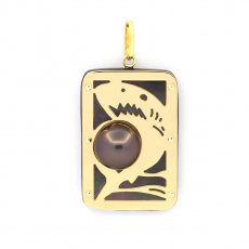 18K Gold + Mother-of-Pearl Pendant and 1 half Tahitian Pearl - Dimensions = 28 x 19 mm - Shark