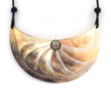 Mother-of-Pearl pendant and 1 Tahitian Pearl Semi-Baroque C 9.2 mm