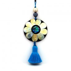 Mother-of-Pearl pendant and 2 Tahitian Pearls