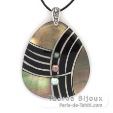 Mother-of-Pearl pendant and 3 Tahitian Keishis