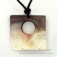 Mother-of-Pearl Pendant (Pinctada Margaritifera) and leather necklace